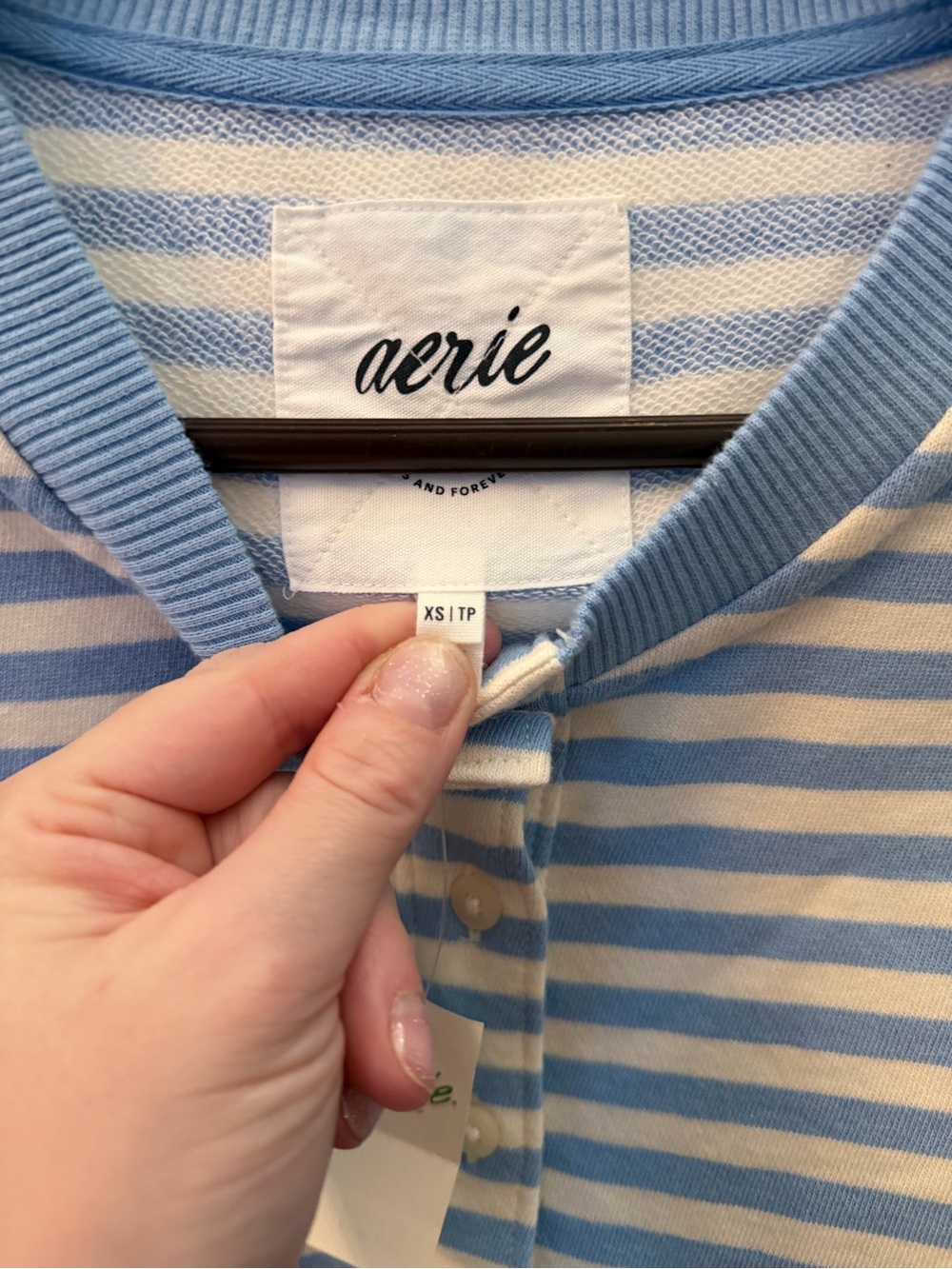 Aerie | Blue and White Stripe Long-Sleeve button sweater | XS - Picture 4 of 4